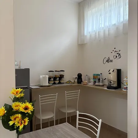 לינה וארוחת בוקר Donnarooms 3*