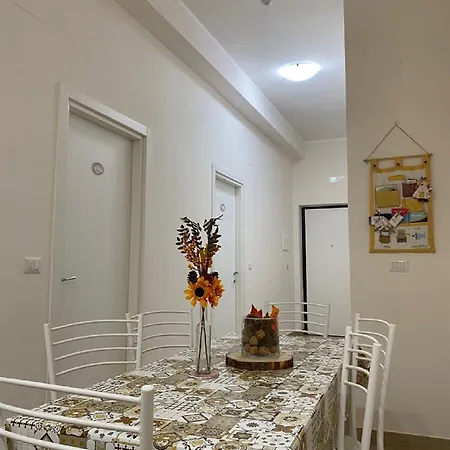 לינה וארוחת בוקר Donnarooms 3*