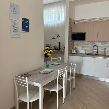 Bed & Breakfast Donnarooms 3*