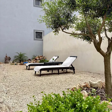 Bed & Breakfast Donnarooms 3*